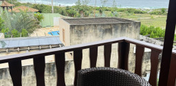 Cobertura pé na areia à venda