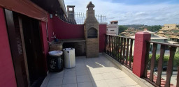 Cobertura pé na areia à venda