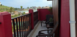 Cobertura pé na areia à venda