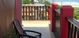 Cobertura pé na areia à venda