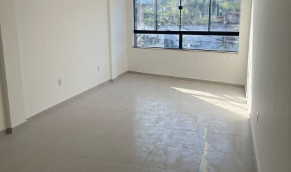 Sala Comercial em Bacaxá