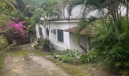2 Casas à venda na Madressilva