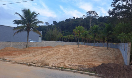 Ótimo terreno à venda no Retiro