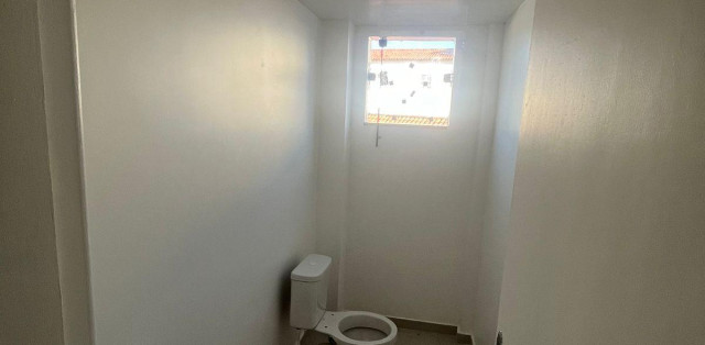 Sala Comercial Em Bacaxá - Foto 1