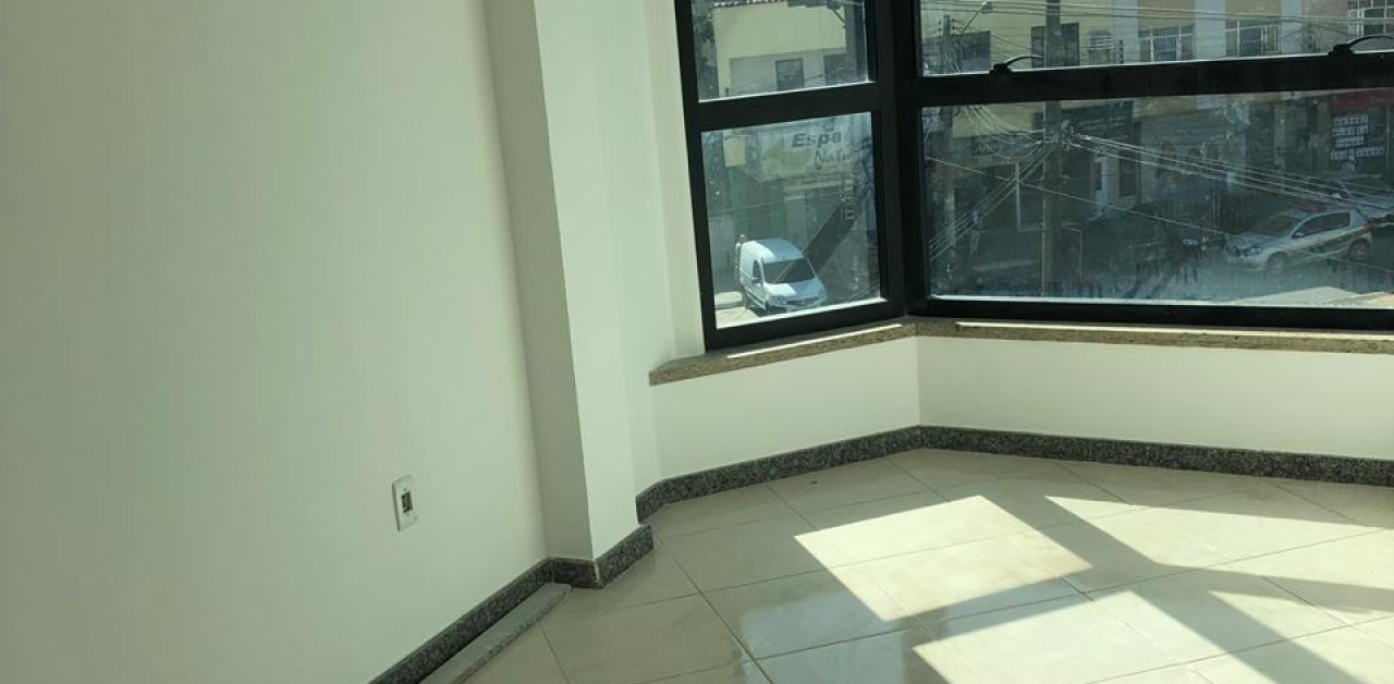 Sala comercial em Bacaxá