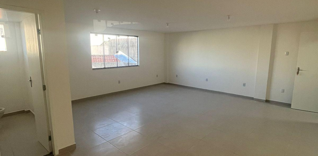 Sala Comercial em Bacaxá