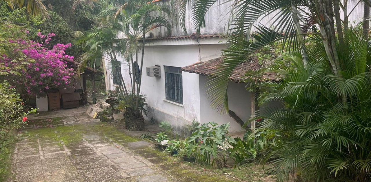2 Casas à venda na Madressilva